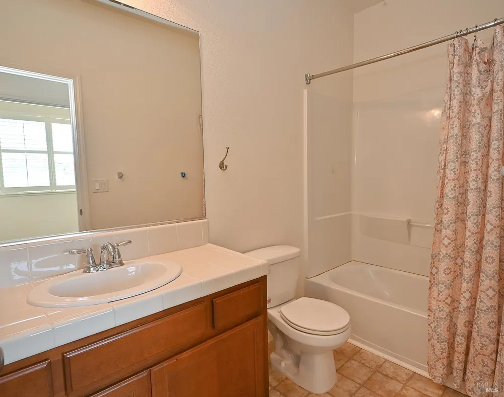 1174 Tocia Avenue Vacaville, CA 95687