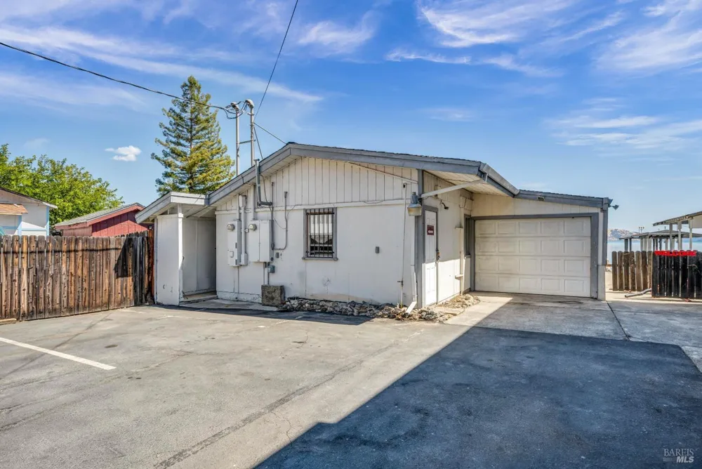 3740 Lakeshore Boulevard Lakeport, CA 95453