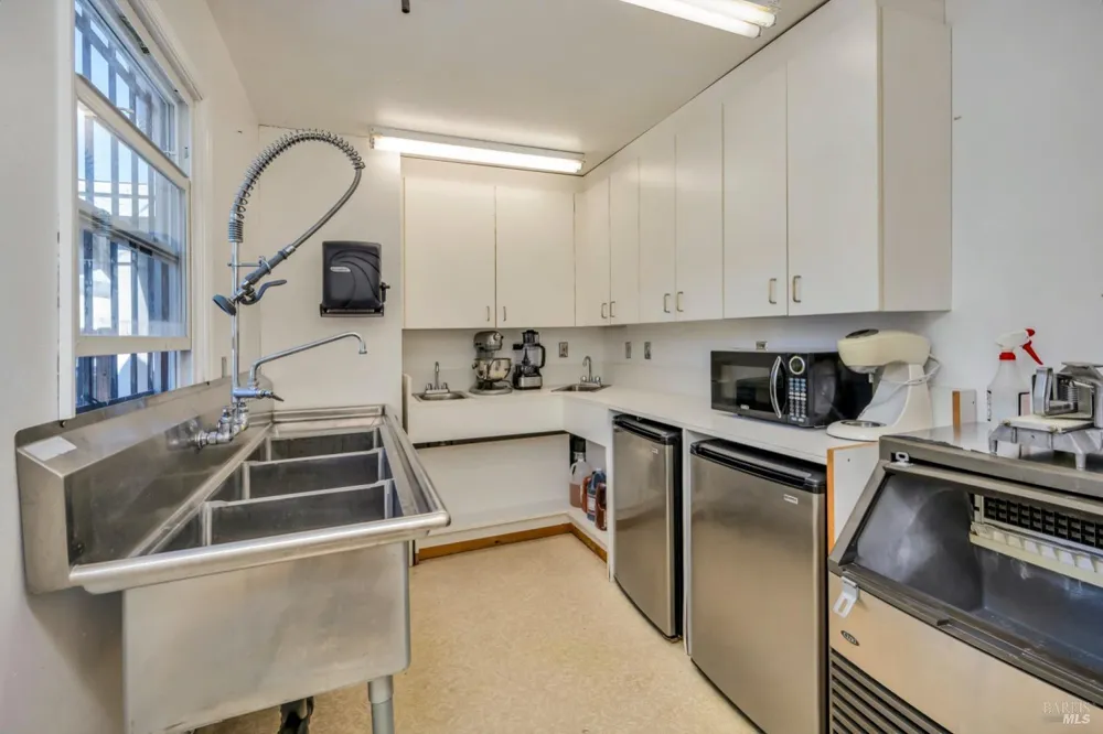 3740 Lakeshore Boulevard Lakeport, CA 95453