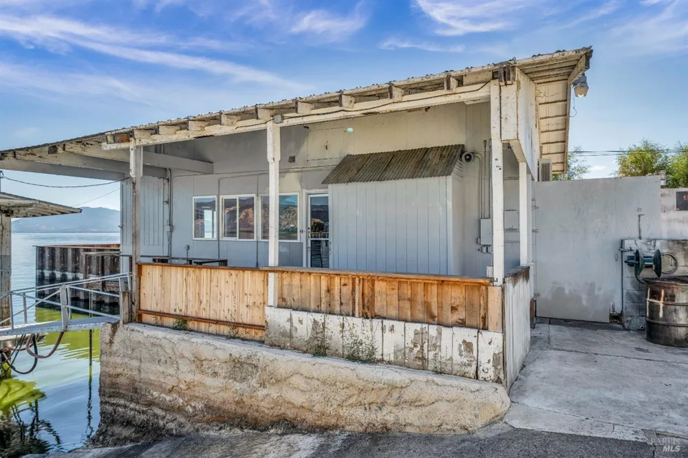 3740 Lakeshore Boulevard Lakeport, CA 95453