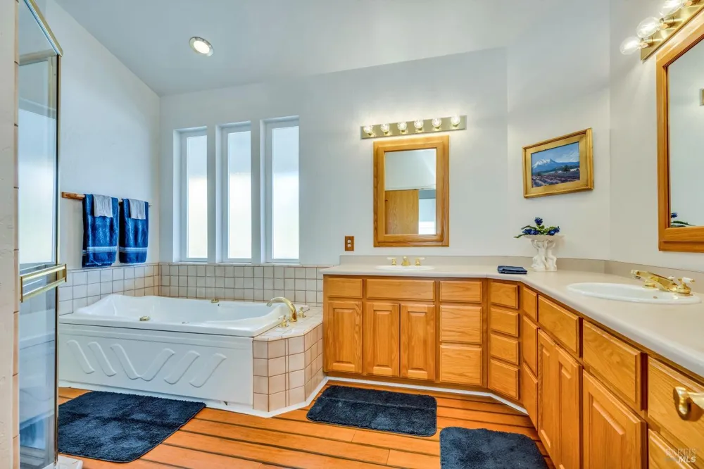 3740 Lakeshore Boulevard Lakeport, CA 95453