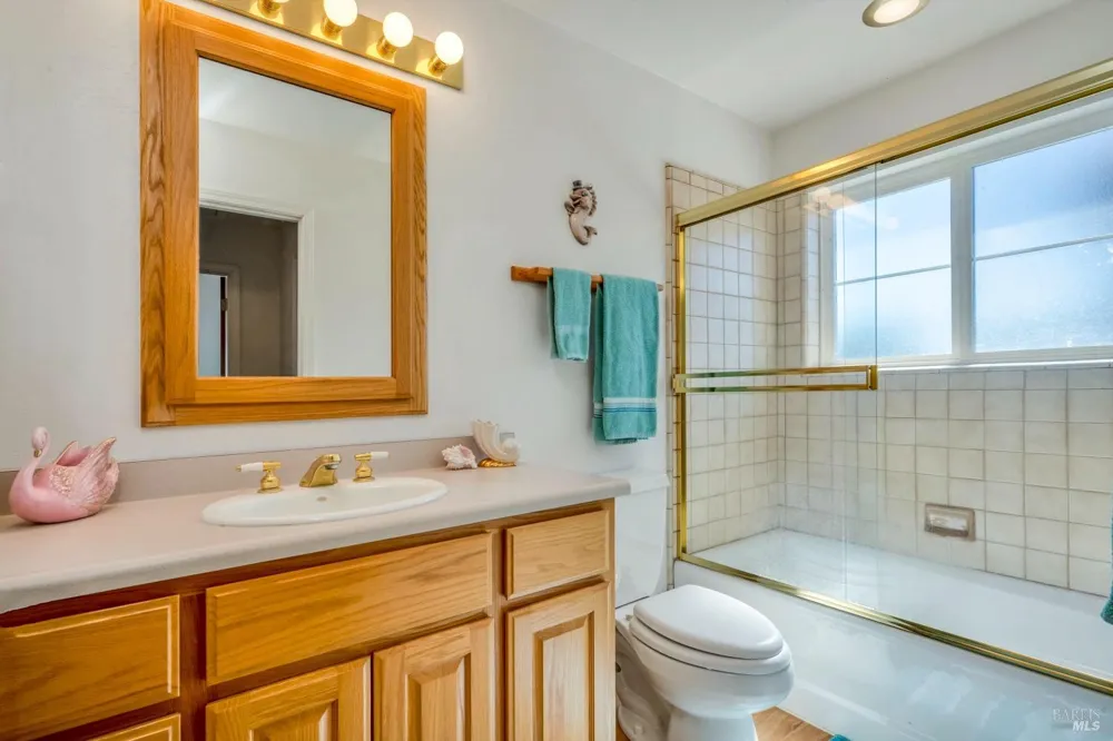 3740 Lakeshore Boulevard Lakeport, CA 95453