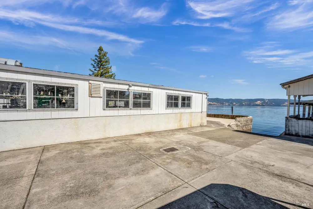 3740 Lakeshore Boulevard Lakeport, CA 95453