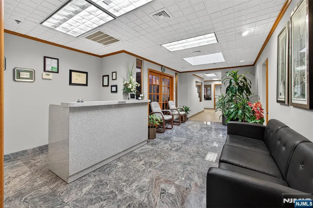 55 Paramus Paramus, NJ 07652