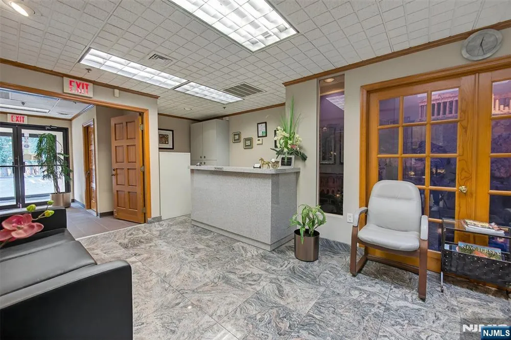 55 Paramus Paramus, NJ 07652
