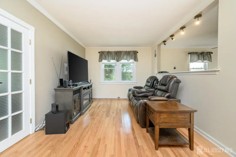 501 Johnson Avenue Oaklyn, NJ 08107