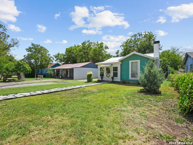 407 Lucille St Kerrville, TX 78028