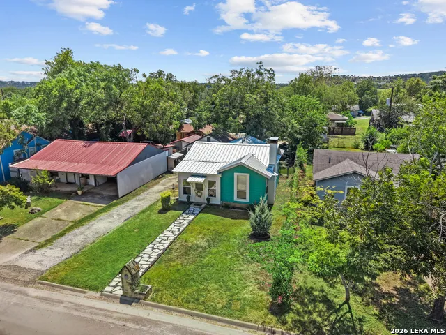 407 Lucille St Kerrville, TX 78028