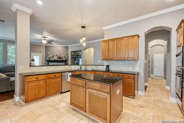 8623 El Pueblo Peak Helotes, TX 78023