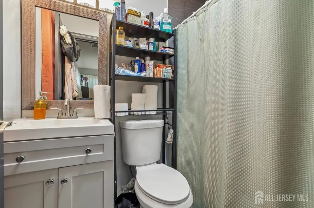 382 Amherst Street East Orange, NJ 07018