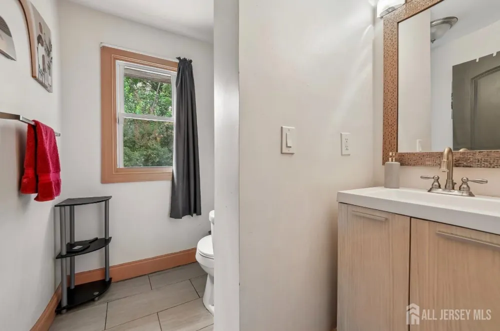 382 Amherst Street East Orange, NJ 07018