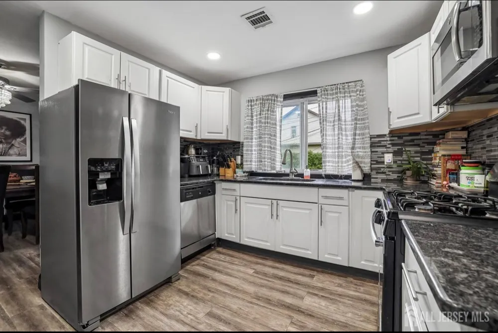 382 Amherst Street East Orange, NJ 07018