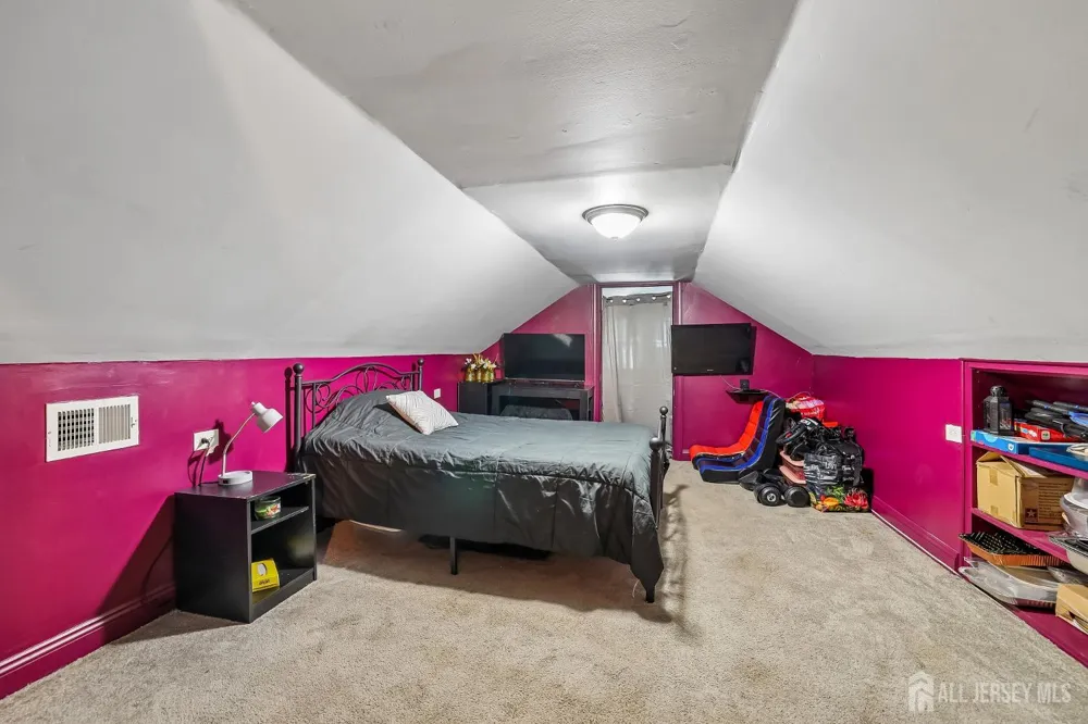 382 Amherst Street East Orange, NJ 07018
