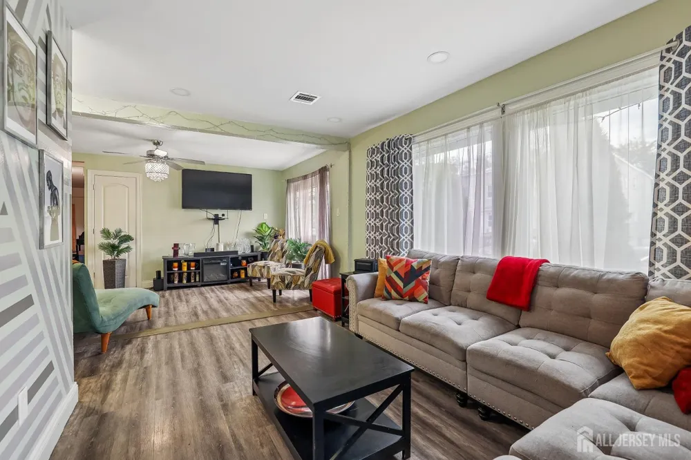 382 Amherst Street East Orange, NJ 07018