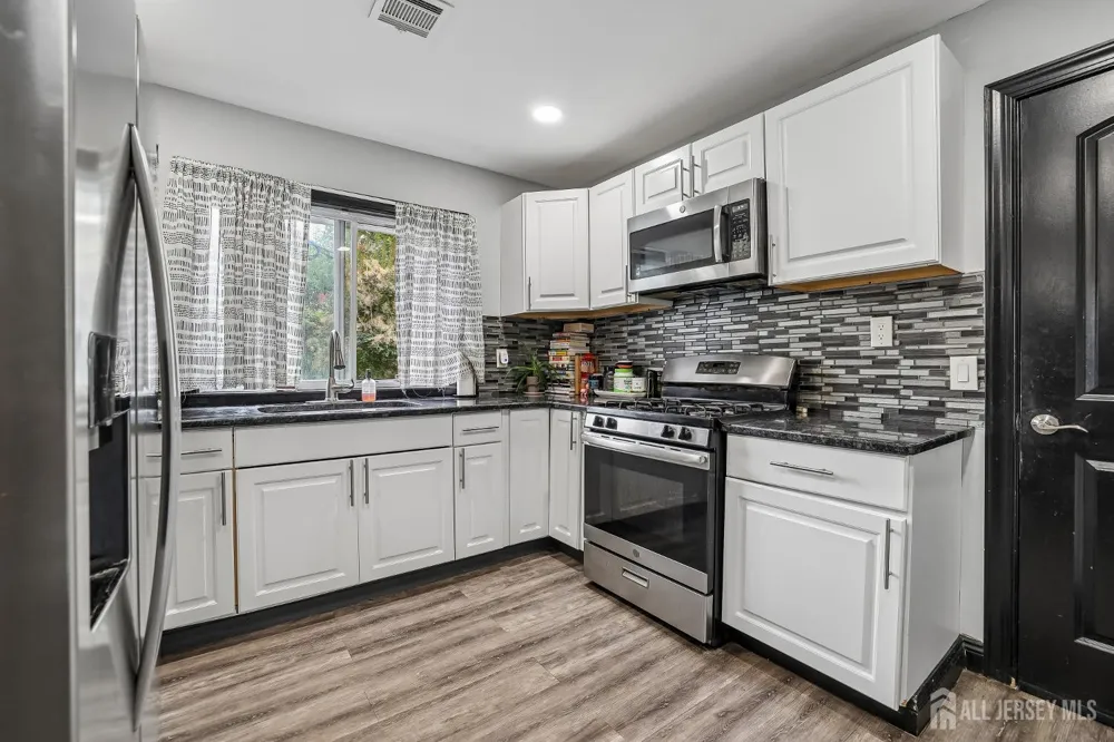 382 Amherst Street East Orange, NJ 07018