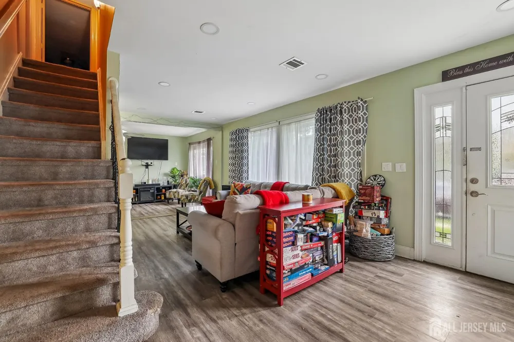 382 Amherst Street East Orange, NJ 07018