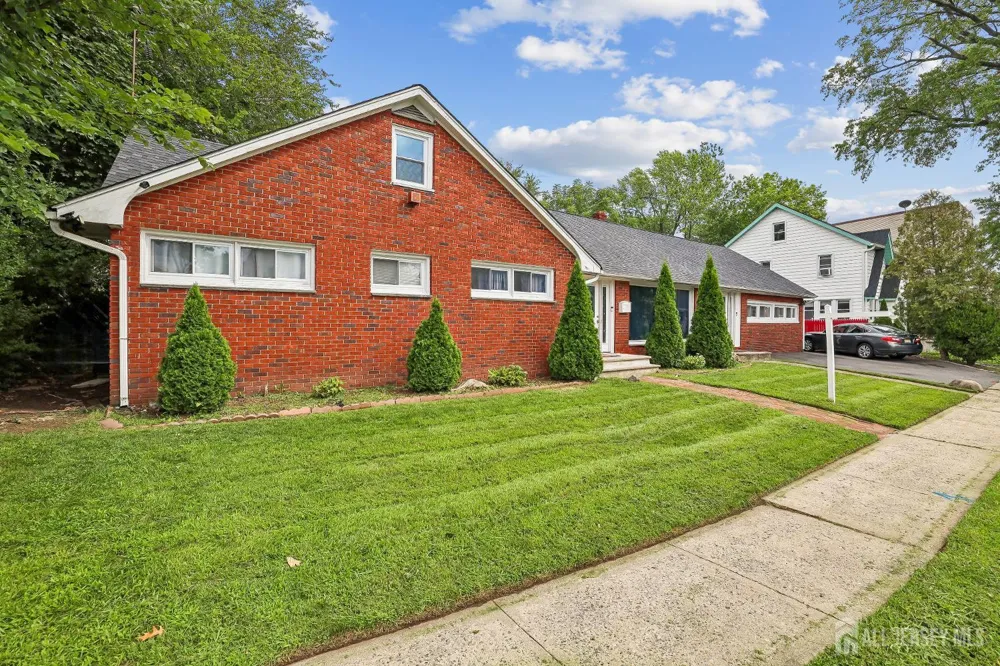382 Amherst Street East Orange, NJ 07018