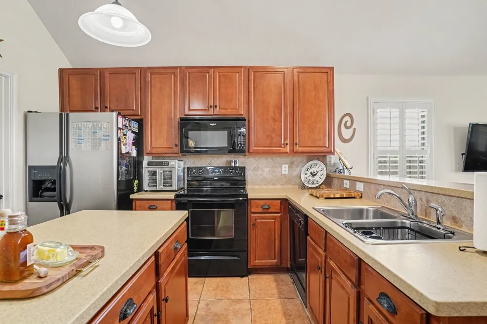 103 George Owens Road Ponder, TX 76259