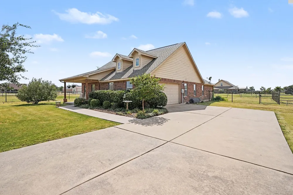 103 George Owens Road Ponder, TX 76259