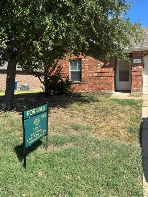 2755 Hacienda Lake Drive