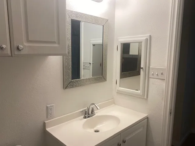 2014 Victoria Road Carrollton, TX 75007