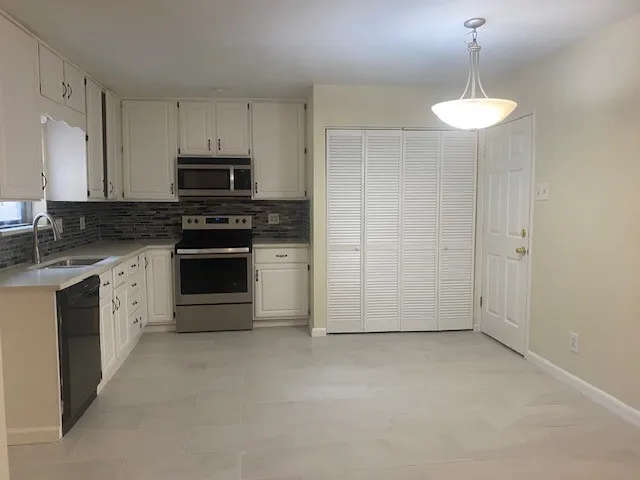 2014 Victoria Road Carrollton, TX 75007