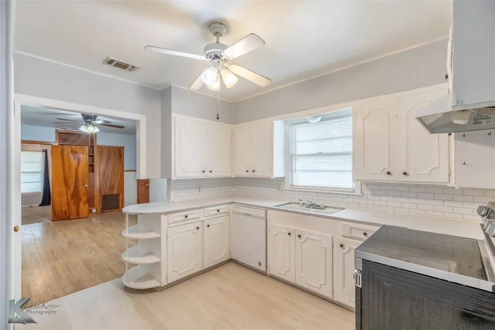 1402 Herring Merkel, TX 79536