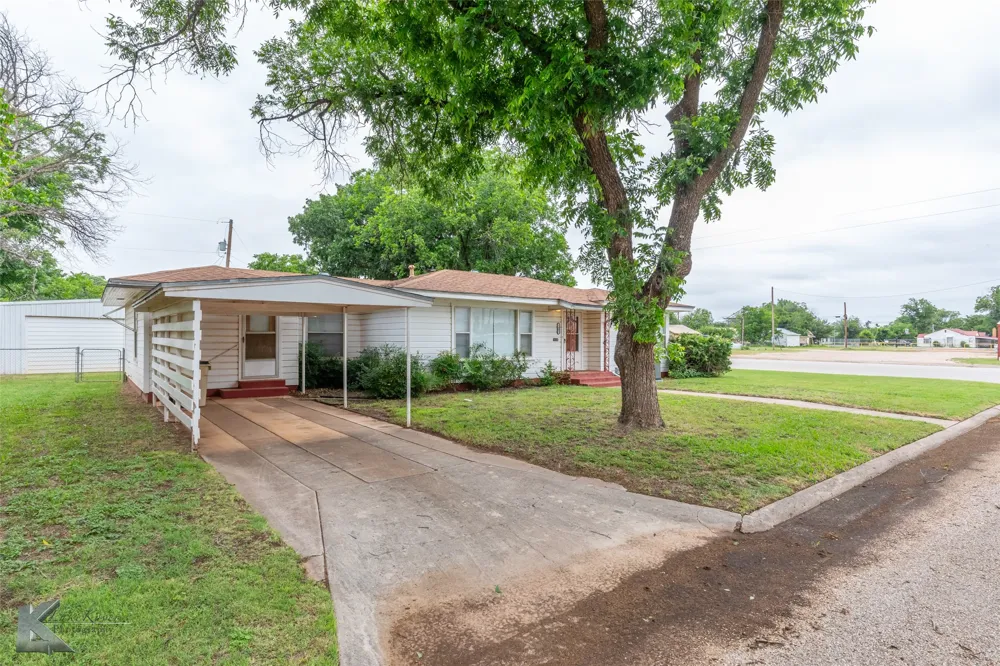 1402 Herring Merkel, TX 79536