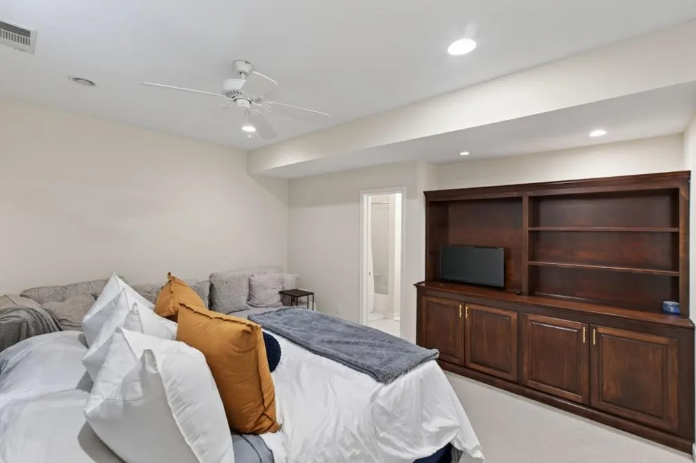 4678 Ivygate Circle SE #8E Atlanta, GA 30339