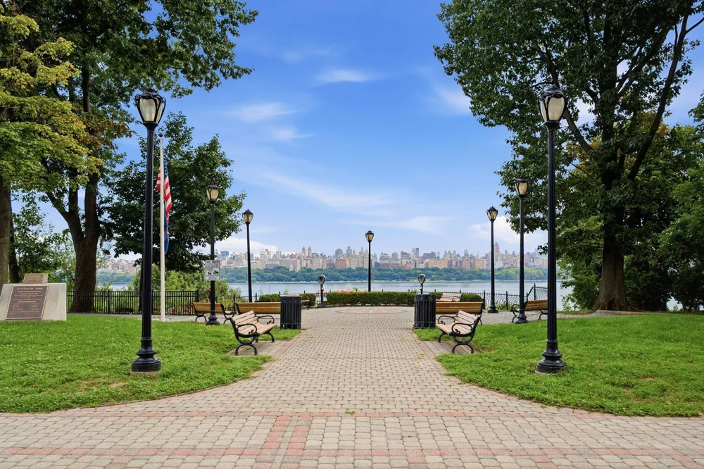 7855 BLVD EAST North Bergen, NJ 07047
