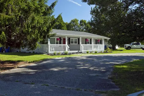 201 Crescent Blvd