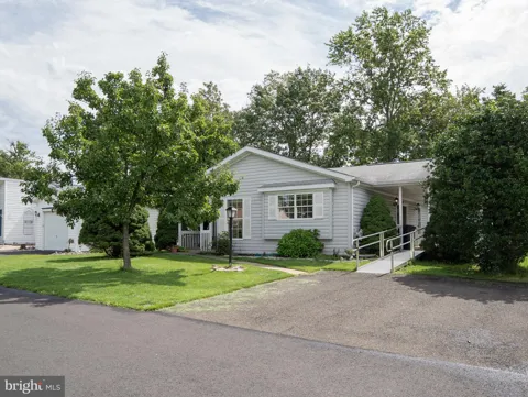 232 THRUSH CIRCLE