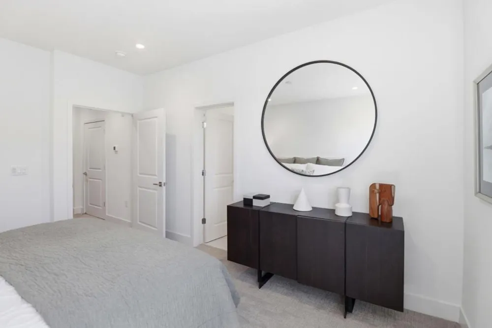 1107 Juana Court Palo Alto, CA 94303