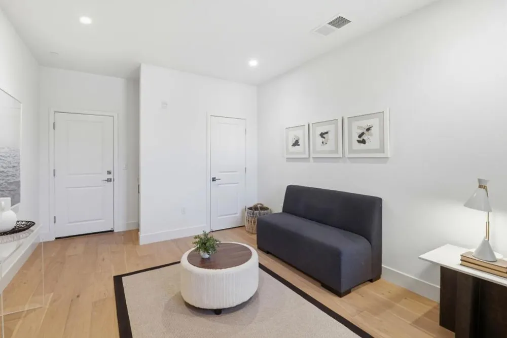 1107 Juana Court Palo Alto, CA 94303