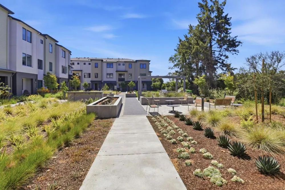 1107 Juana Court Palo Alto, CA 94303