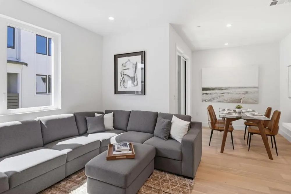 1107 Juana Court Palo Alto, CA 94303