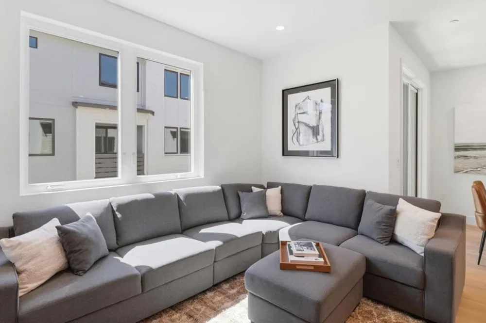 1107 Juana Court Palo Alto, CA 94303