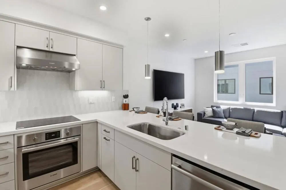 1107 Juana Court Palo Alto, CA 94303
