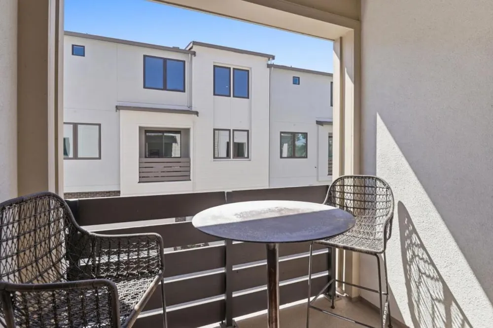 1107 Juana Court Palo Alto, CA 94303