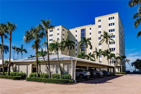 2885 Gulf Shore Boulevard #302