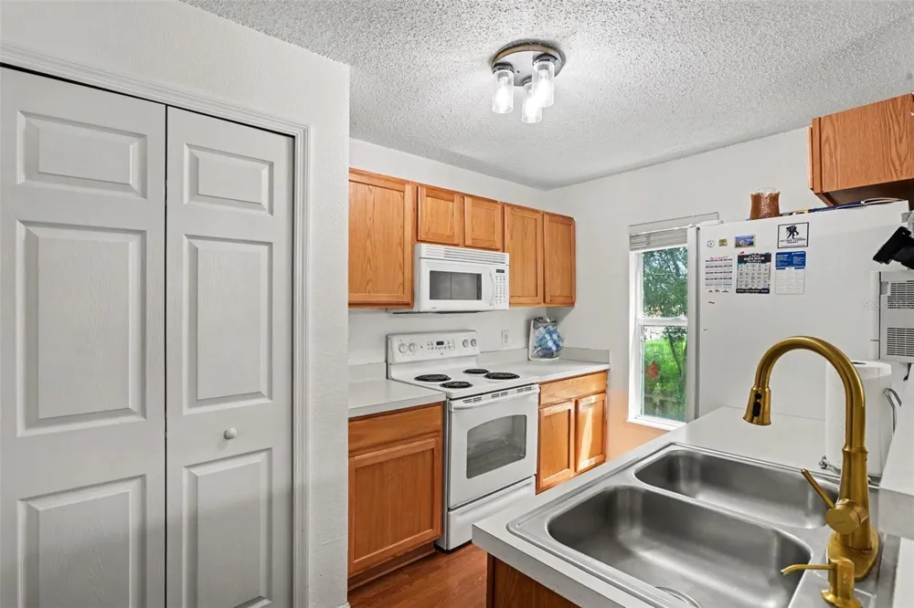 4607 ASHBURN SQUARE DRIVE Tampa, FL 33610