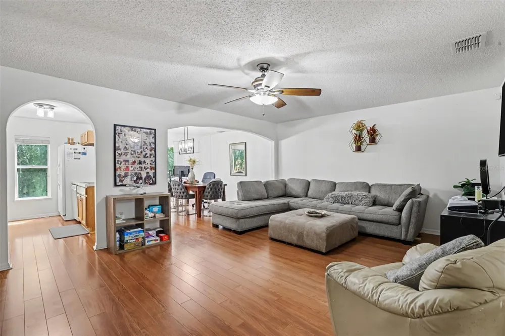 4607 ASHBURN SQUARE DRIVE Tampa, FL 33610