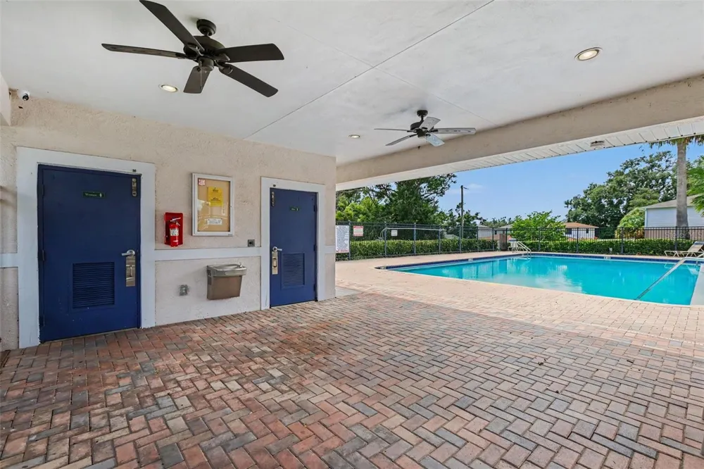 4607 ASHBURN SQUARE DRIVE Tampa, FL 33610