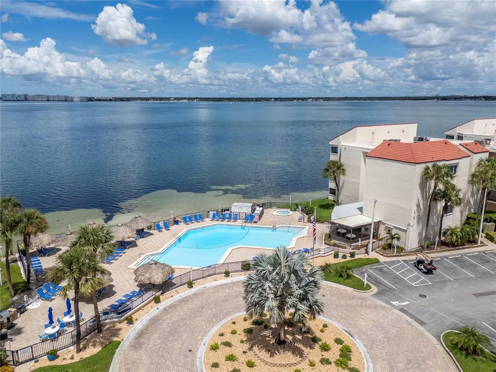 5729 PUERTA DEL SOL BOULEVARD S #381 St Petersburg, FL 33715