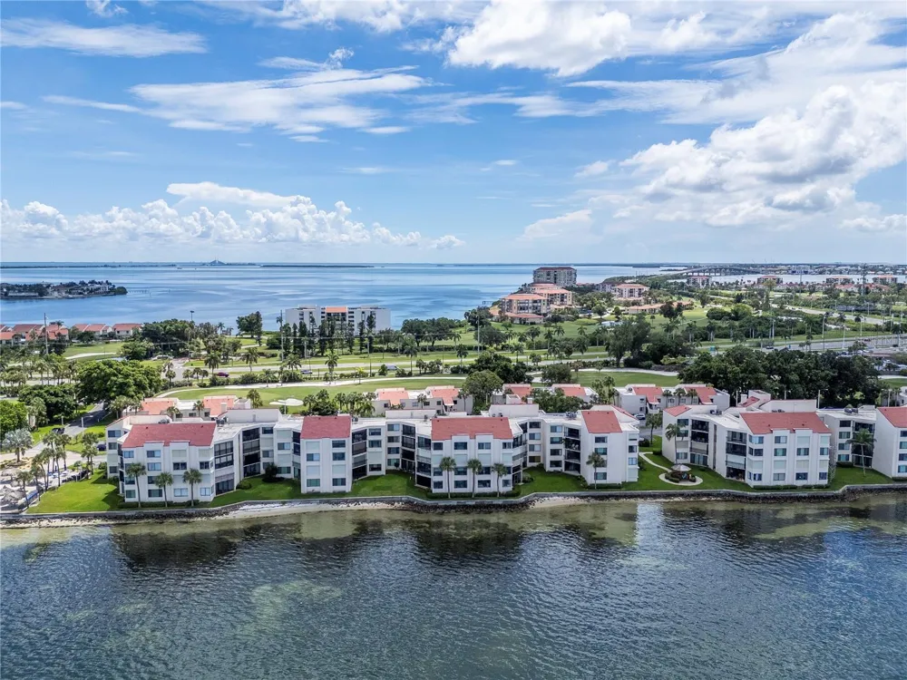 5729 PUERTA DEL SOL BOULEVARD S #381 St Petersburg, FL 33715