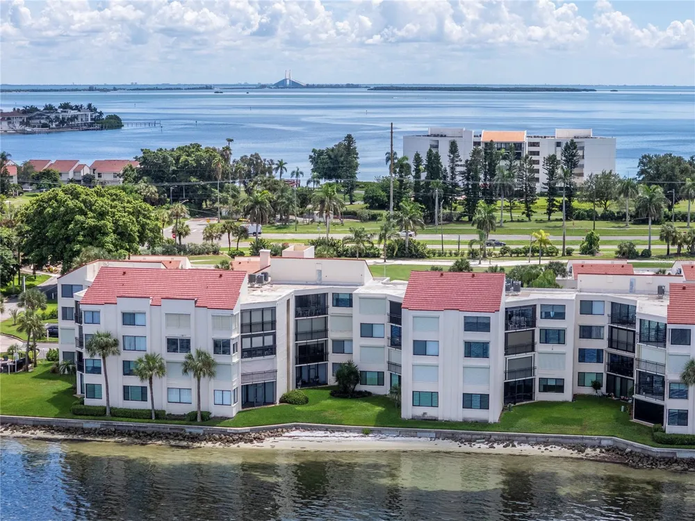 5729 PUERTA DEL SOL BOULEVARD S #381 St Petersburg, FL 33715