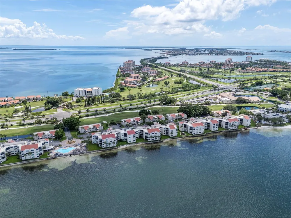 5729 PUERTA DEL SOL BOULEVARD S #381 St Petersburg, FL 33715
