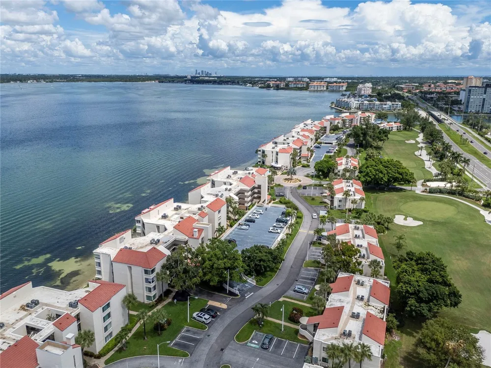 5729 PUERTA DEL SOL BOULEVARD S #381 St Petersburg, FL 33715