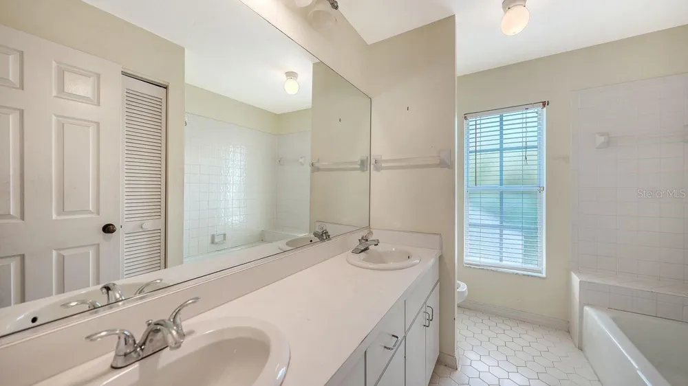 4481 OAK VIEW DRIVE Sarasota, FL 34232