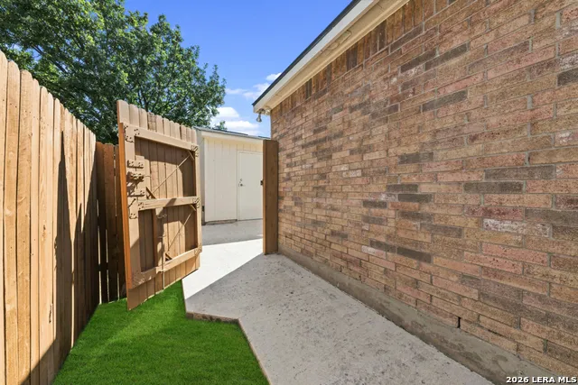 11735 Silver Prairie San Antonio, TX 78254